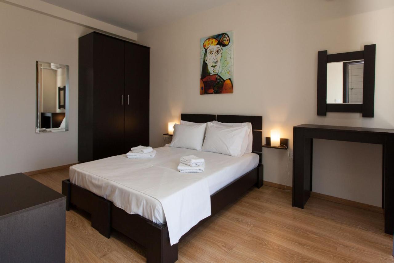Modern In Glyfada A Breath Away From The Sea - The View Appartement *