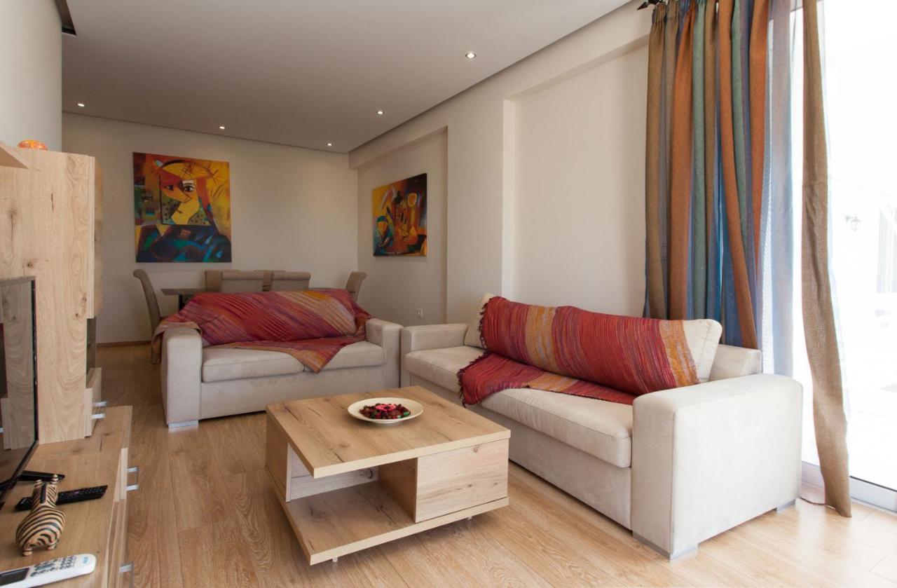 Modern In Glyfada A Breath Away From The Sea - The View Athènes